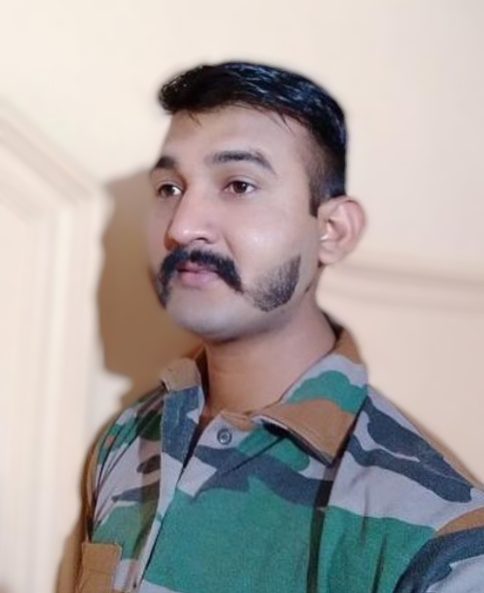 भारतीय सैन्य अकादमी के पास सेना का जवान बनकर घूम रहे बहरूपिये को किया गिरफ्तार
