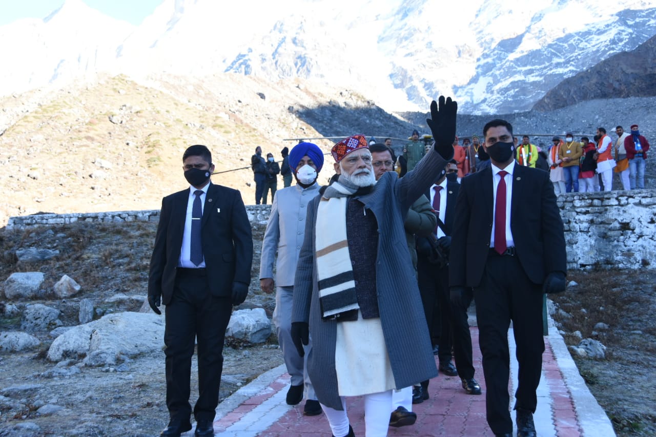 प्रधानमंत्री ने केदारनाथ में किया शंकराचार्य की मूर्ति का अनावरण