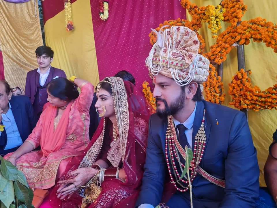 त्रियुगीनारायण मंदिर में स्वारागिनी निकिता ने रोहनदीप संग किया विवाह