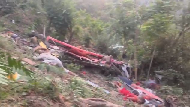 यमुनोत्री हाईवे पर बस खाई में गिरी, 26 यात्रियों की मौत, चार घायल